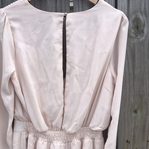 NWT - Forever 21 - Peach Elegant Shorts Romper with Long Sleeves - Size Large - Picture 7 of 8